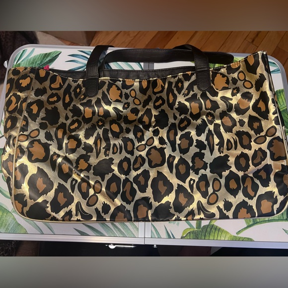 Loungefly Miss Piggy Gold Metallic Leopard Tote Bag - Picture 1 of 4
